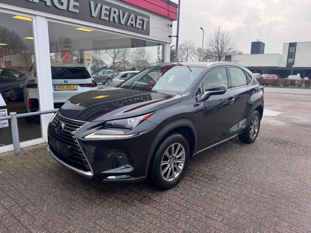 Lexus Nx 300h awd business line