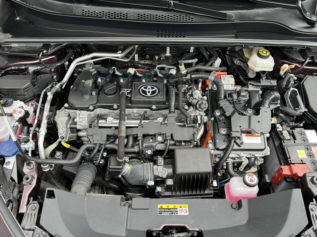 Toyota C-hr 1.8 hybrid 140 dyn