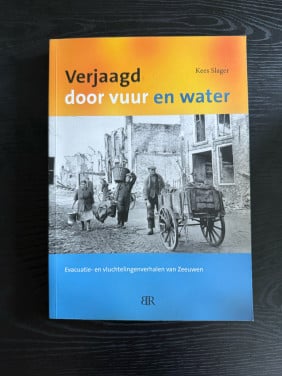 Kees Slager-Verjaagd door vuur en water