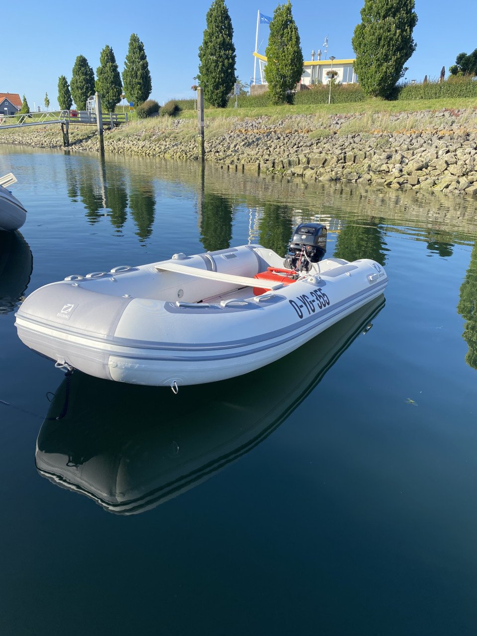 Zodiac cadet alu (2022) + Mercury 15pk 4 takt