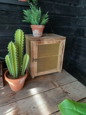Brocante vliegenkastje