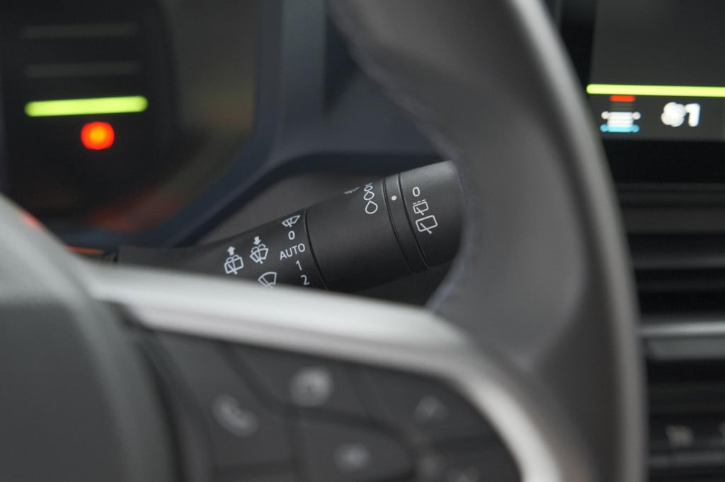 Dacia Duster mild hybrid 130 expression | camera | stoelverwarming | apple 