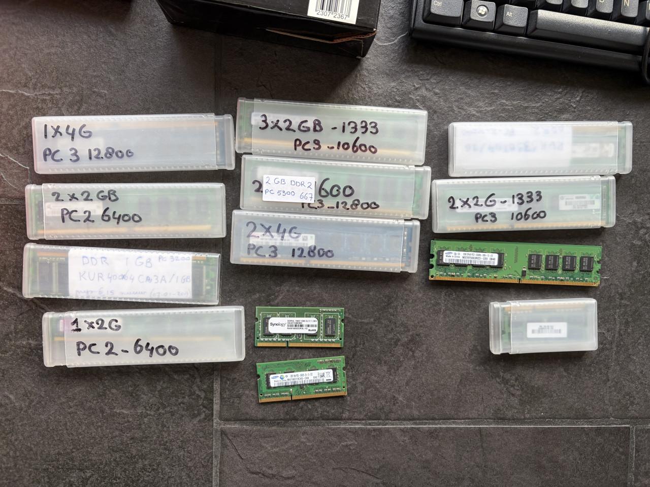 Diverse computerspullen zoals geheugen of toetsenborden