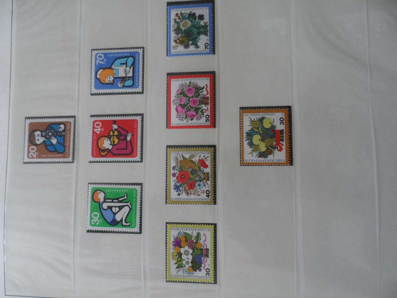 Postzegels BERLIJN 2 LINDNER FALZLOZ T albums en 100 FDC's