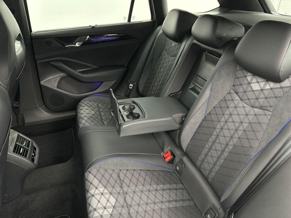 Volkswagen Passat variant r-line business 1.5 110 kw / 150 pk etsi variant 