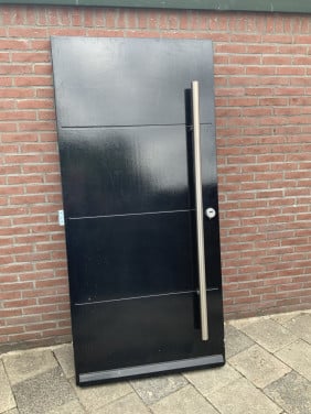 Dichten voordeur met rvs greep