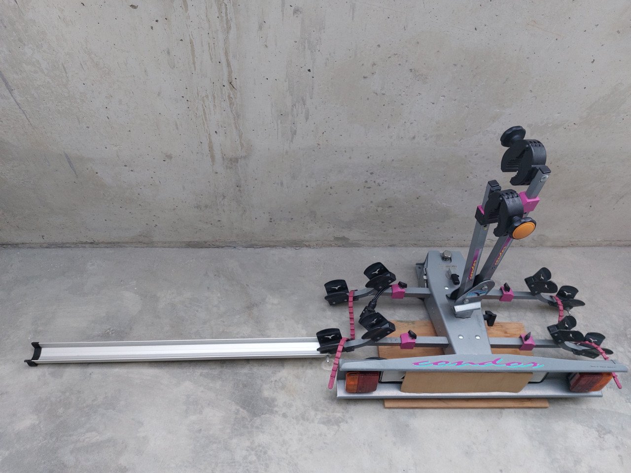 Fietsendrager Condor RC-2-F, kantelbaar, framebevestiging + THULE oprijgoot