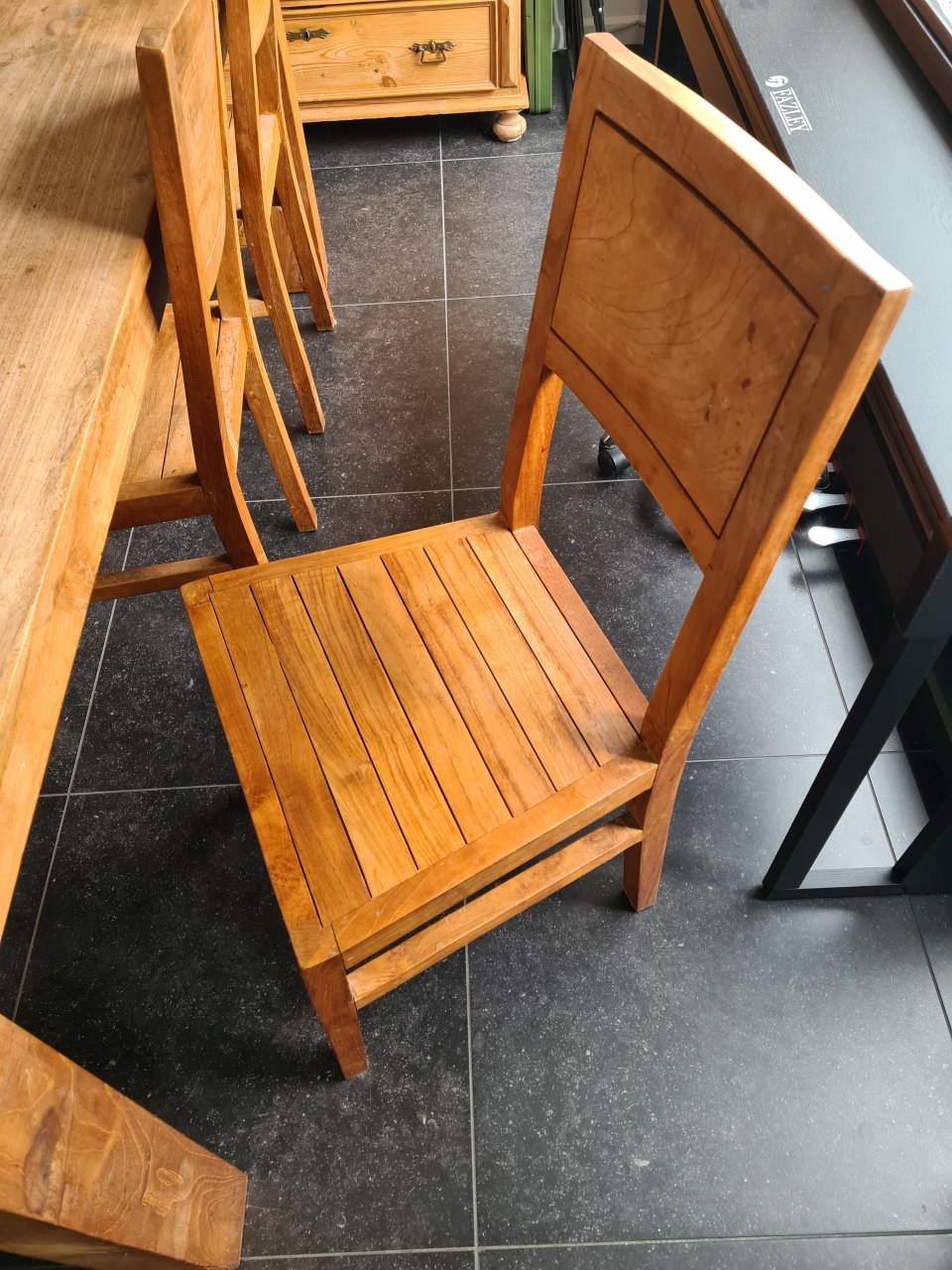 Teakhouten eettafel met 6 stoelen