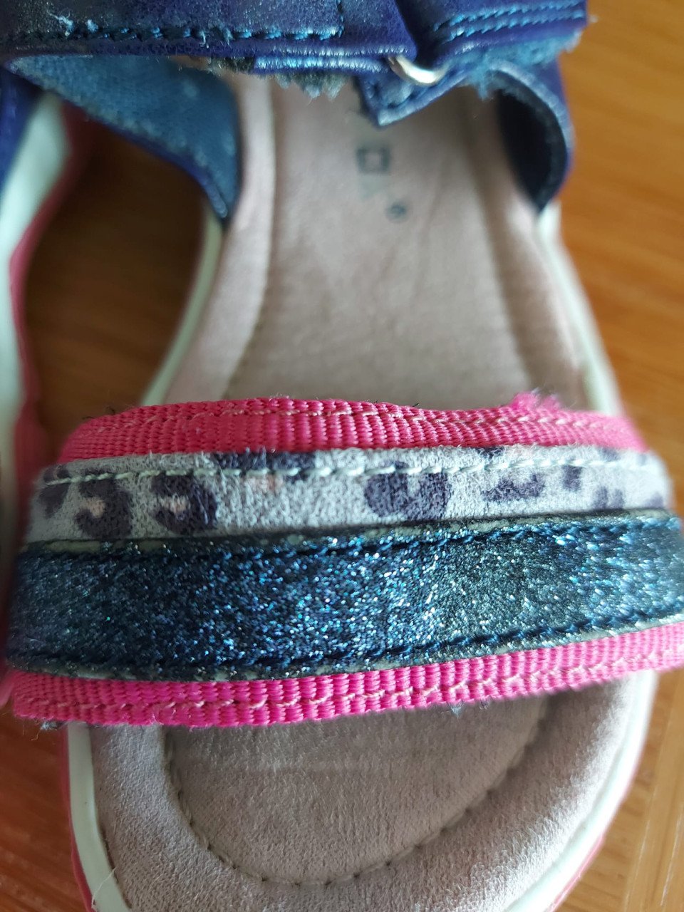 Z.g.a.n. blauw roze sandalen (maat 26)