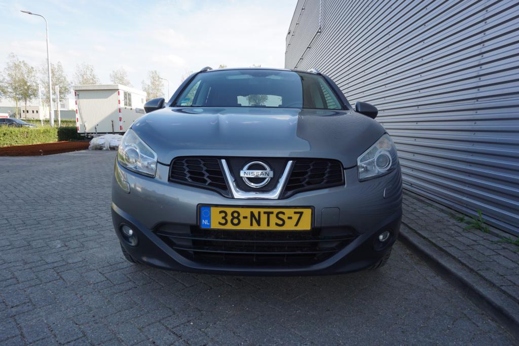 Nissan Qashqai 2.0 tekna airco / navi / cruise / camera / pano / stoelverw.