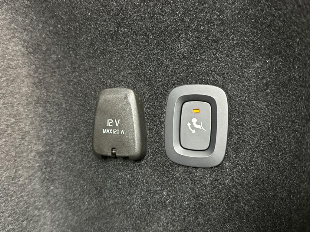 Volvo V60 t8 455pk recharge plus dark| pano| trekhaak| 360camera|