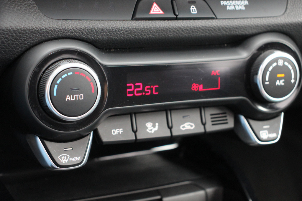 Kia Stonic 1.0 t-gdi platinum edition | schuif/kanteldak | camera | leder |