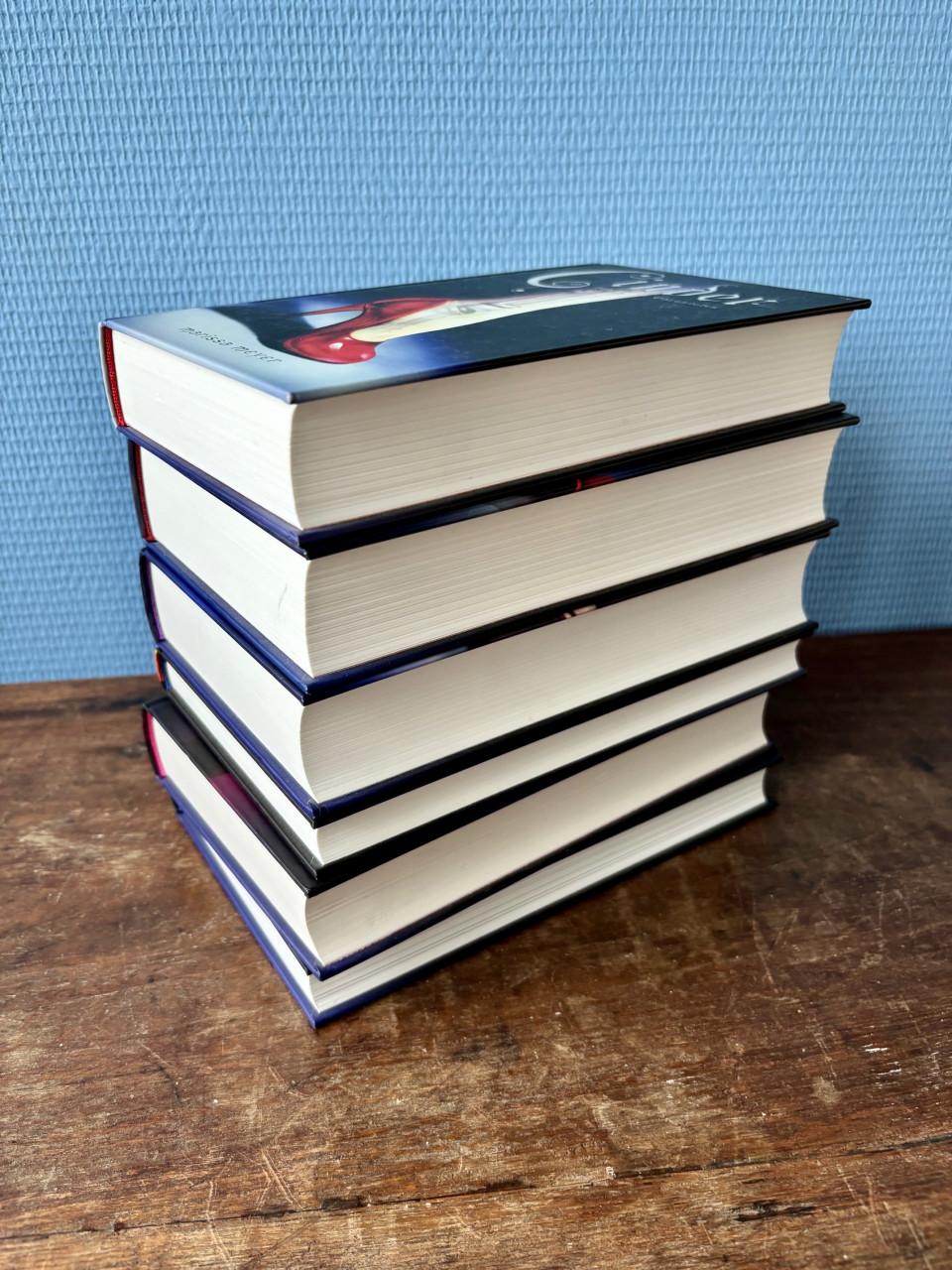 Complete boekenserie The Lunar Chronicles door Marissa Meyer in nette staat