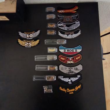 Harley Davidson HOG patches en pins en ticketbox 105th anniversary