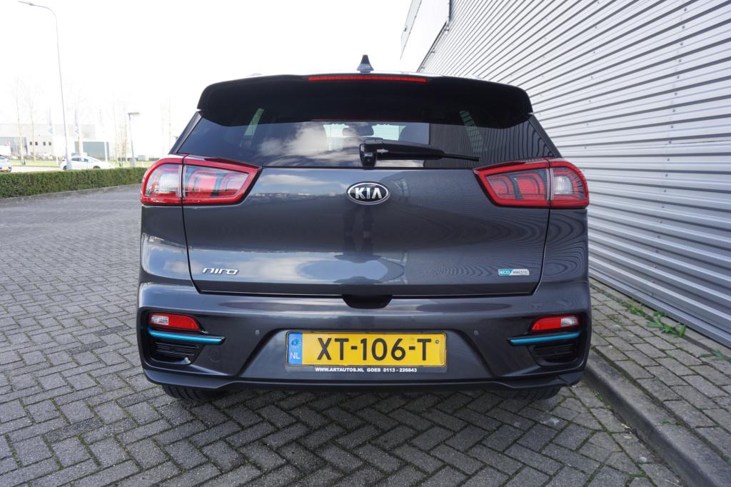 Kia E-niro executiveline 64 kwh climate / navi / cruise / leder / stoelverw