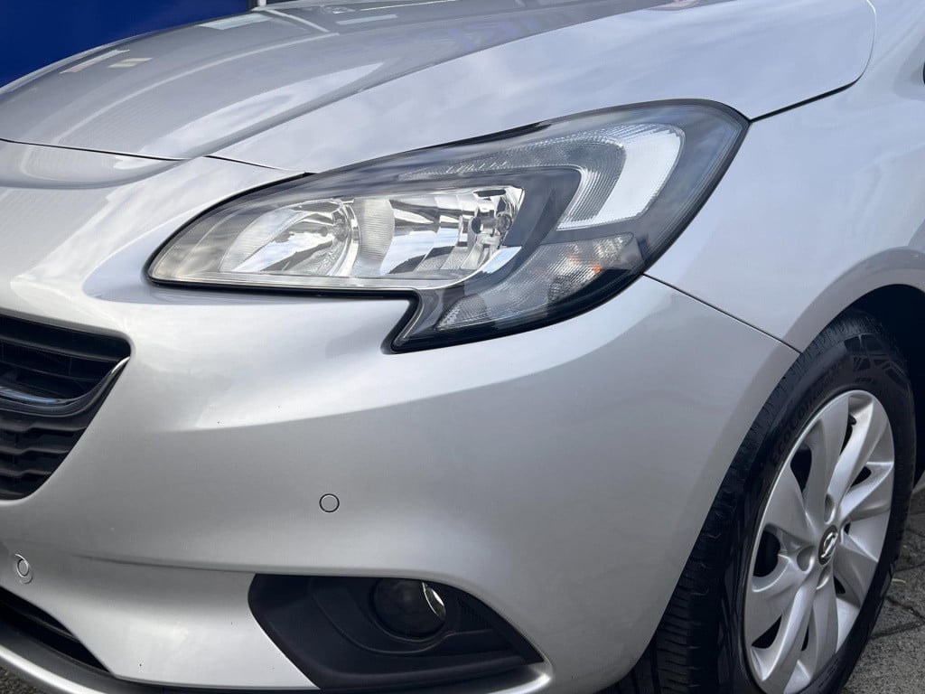 Opel Corsa 1.4 120 jaar edition, carplay, trekhaak enz. enz...