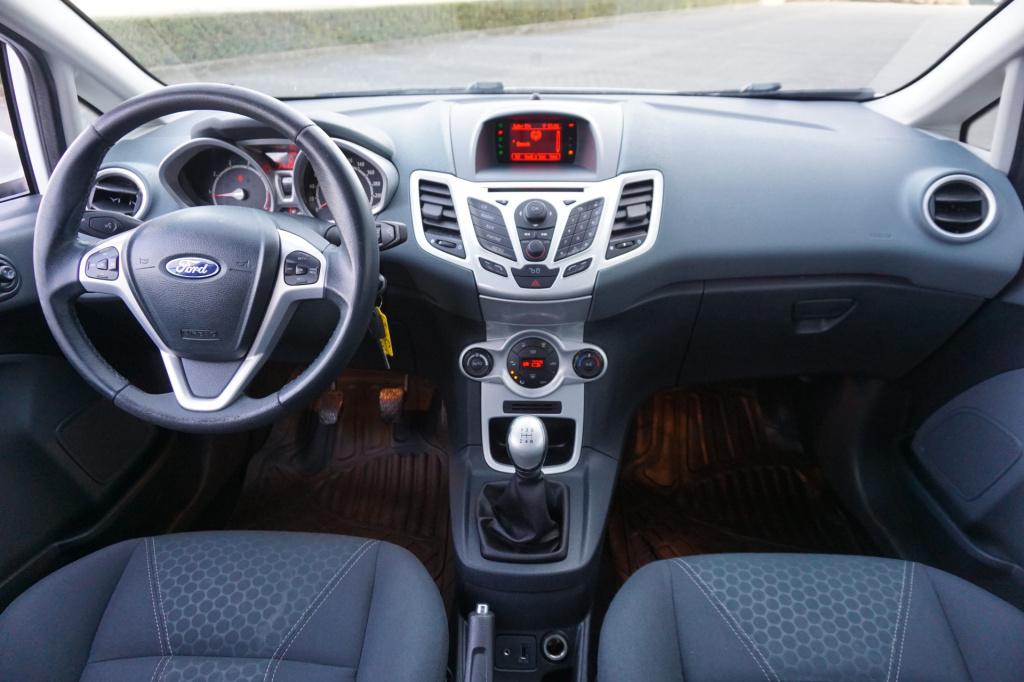 Ford Fiesta 1.25 titanium climate / cruise / elektr. ramen / parkeersens. /