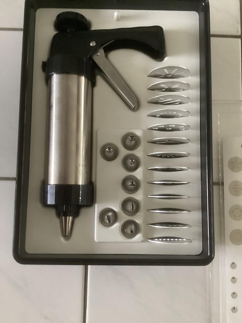 Cookie Press & Icing set