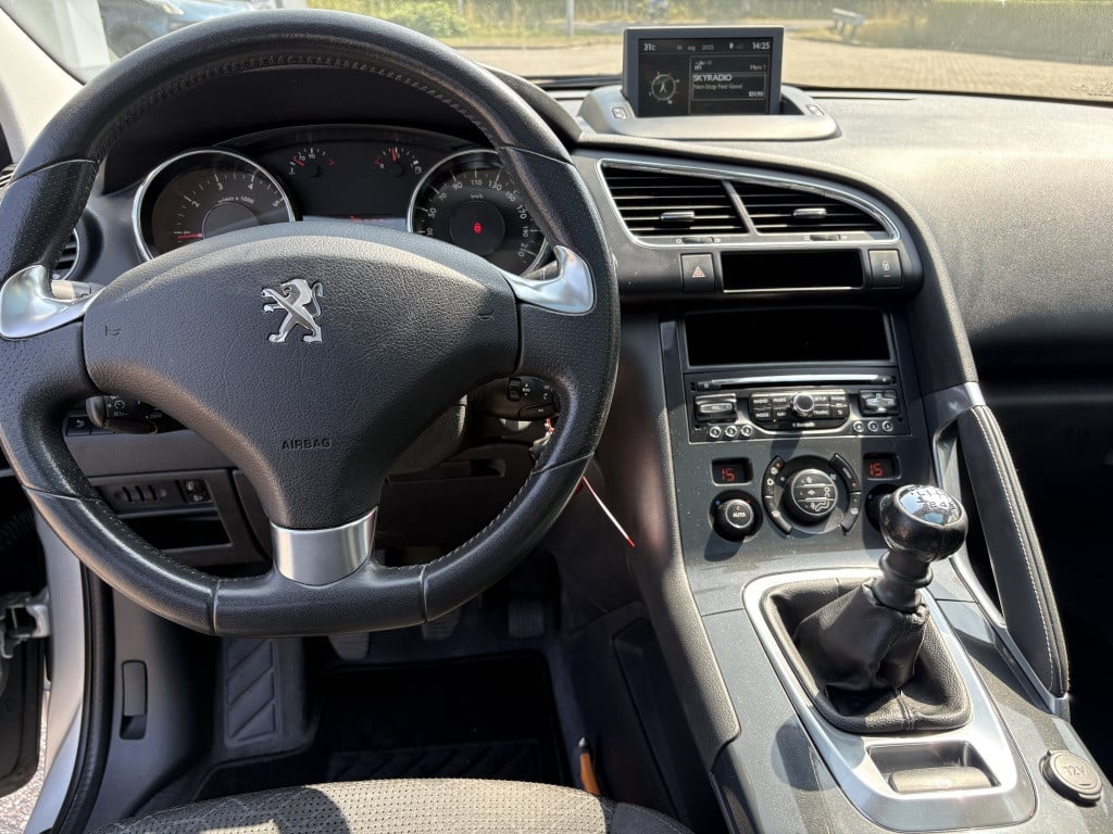 Peugeot 3008 1.2 puretech style trekhaak panorama dak