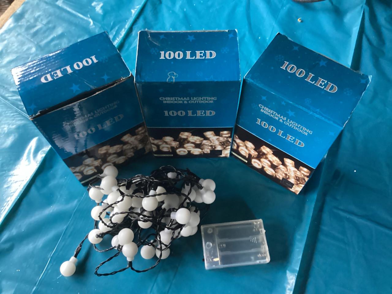 3 doosjes kerstlampjes.