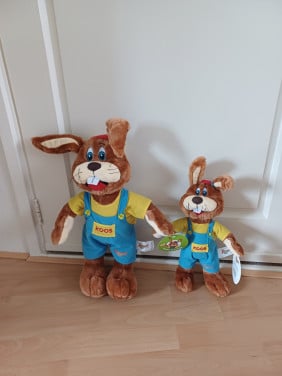 Koos konijn knuffels v.a. 7,50  kaartjes zitten er nog aan )