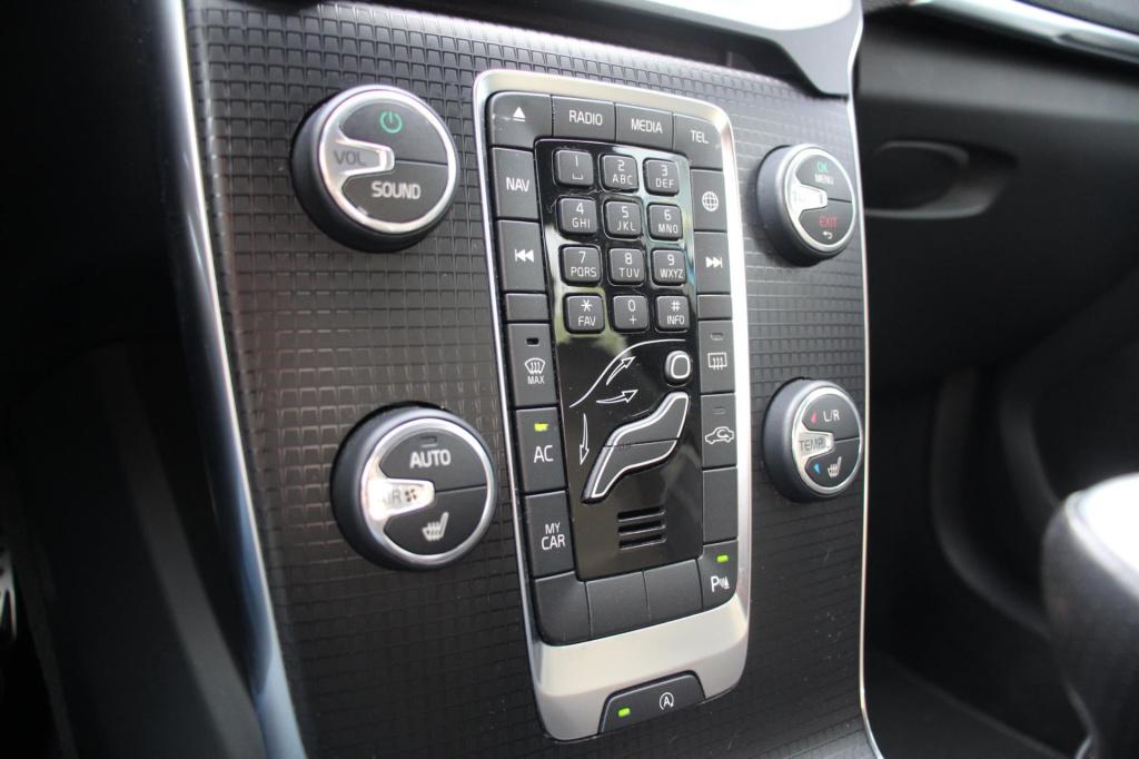 Volvo V40 2.0 t2 r-design - leder/alcantara - harman kardon - led - navi - 