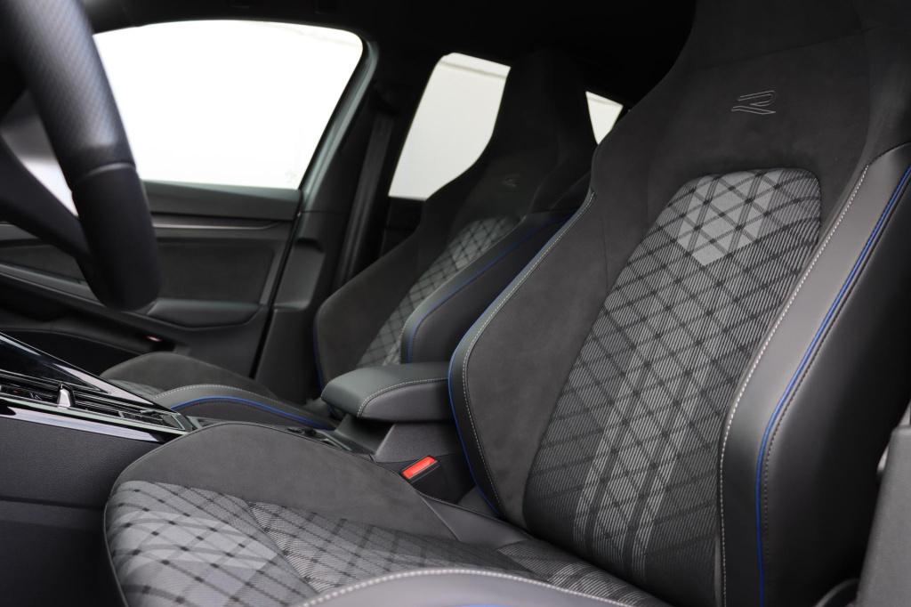 Volkswagen Golf 1.5 etsi r-line edition 150pk dsg7