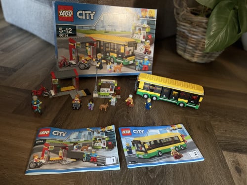Lego City: Busstation 60154