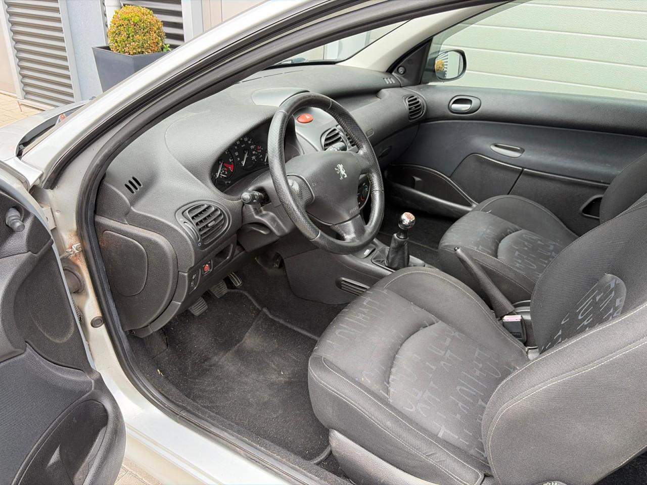 Peugeot 206 - 1.4 XS/Inruilkoopje/APK tot december 2026/Beginnersauto/