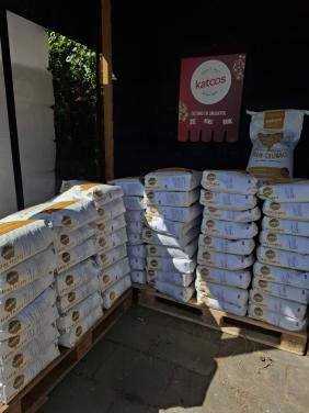 Katoos pluimveevoeders graan 18 kilo € 11,95