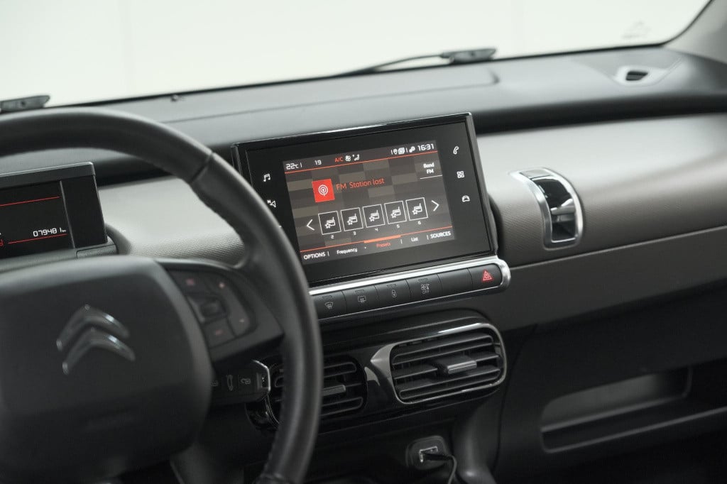 Citroen C4 Cactus puretech 110 business | trekhaak | apple carplay | parkee
