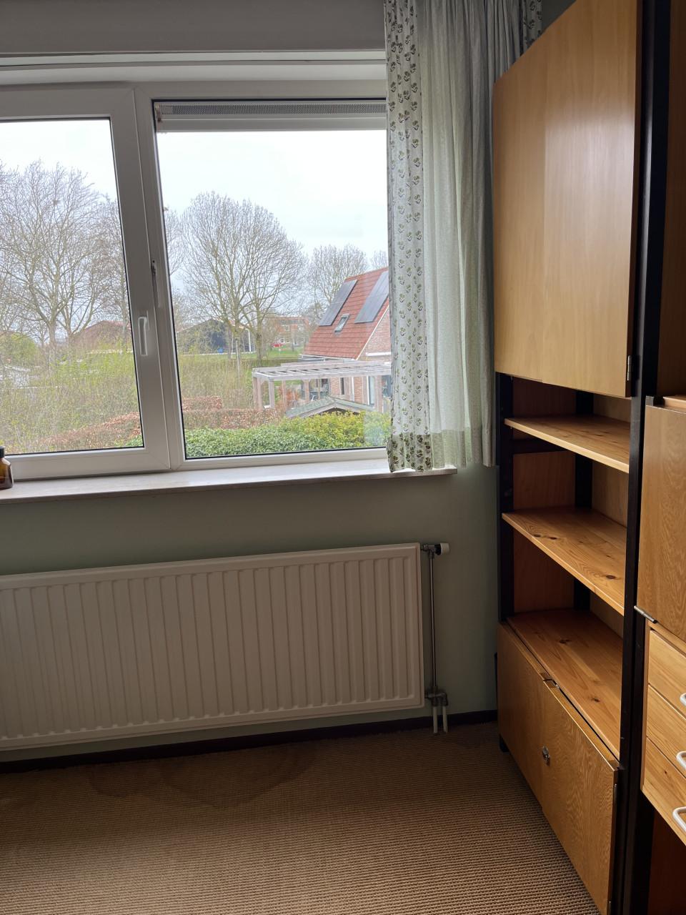 ## Lundia stellingkast met deurtjes  ##