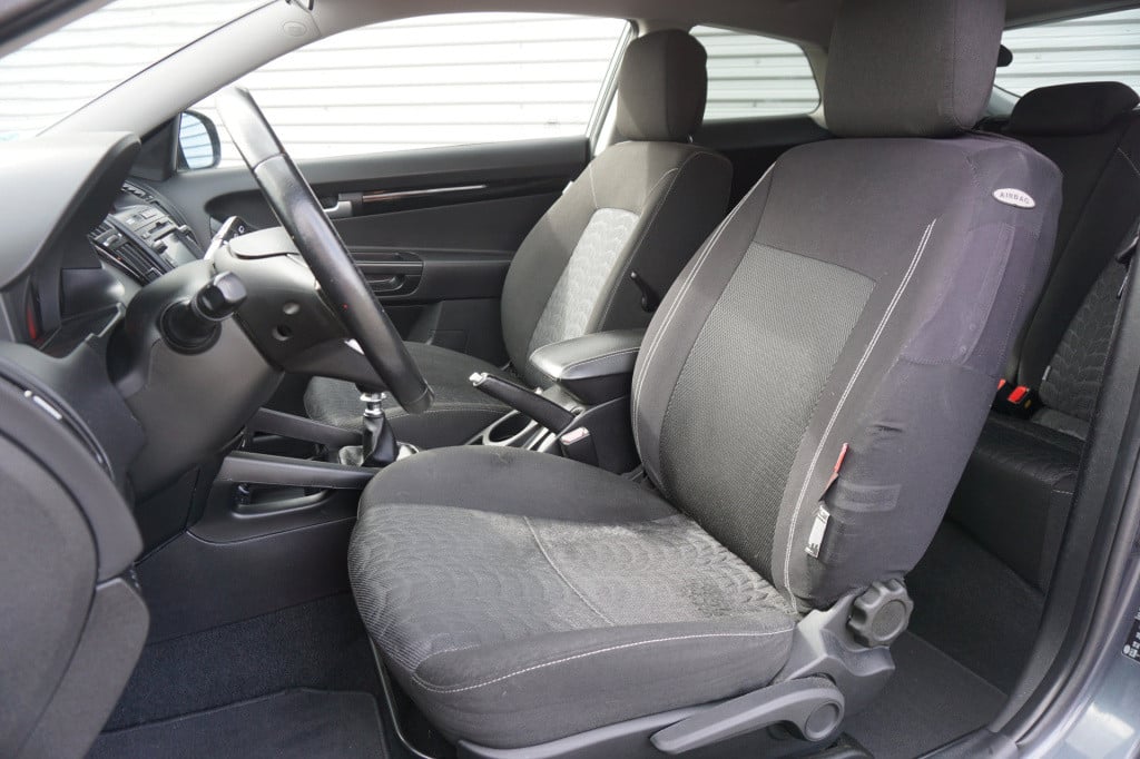 Kia Pro Cee D 1.6 cvvt seven sport airco / navi / cruise / camera / elektr.