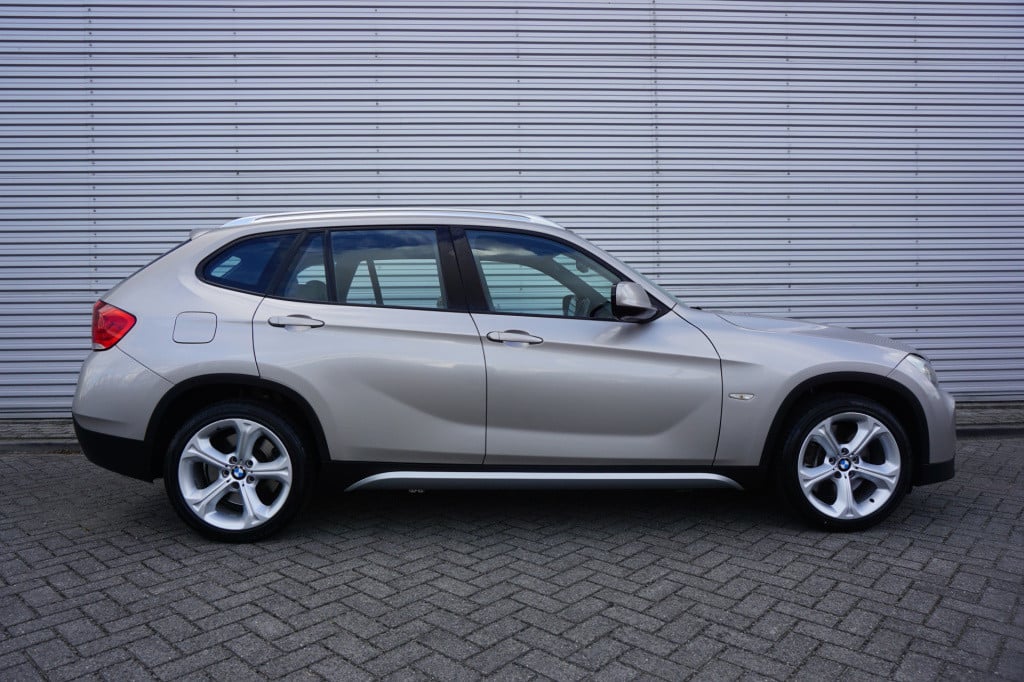 BMW X1 xdrive28i executive automaat - climate / navi / cruise / leder / ele