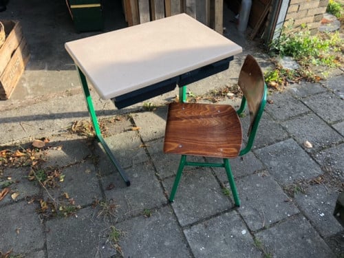 Schooltafel met stoeltje