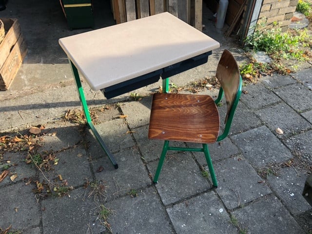 Schooltafel met stoeltje