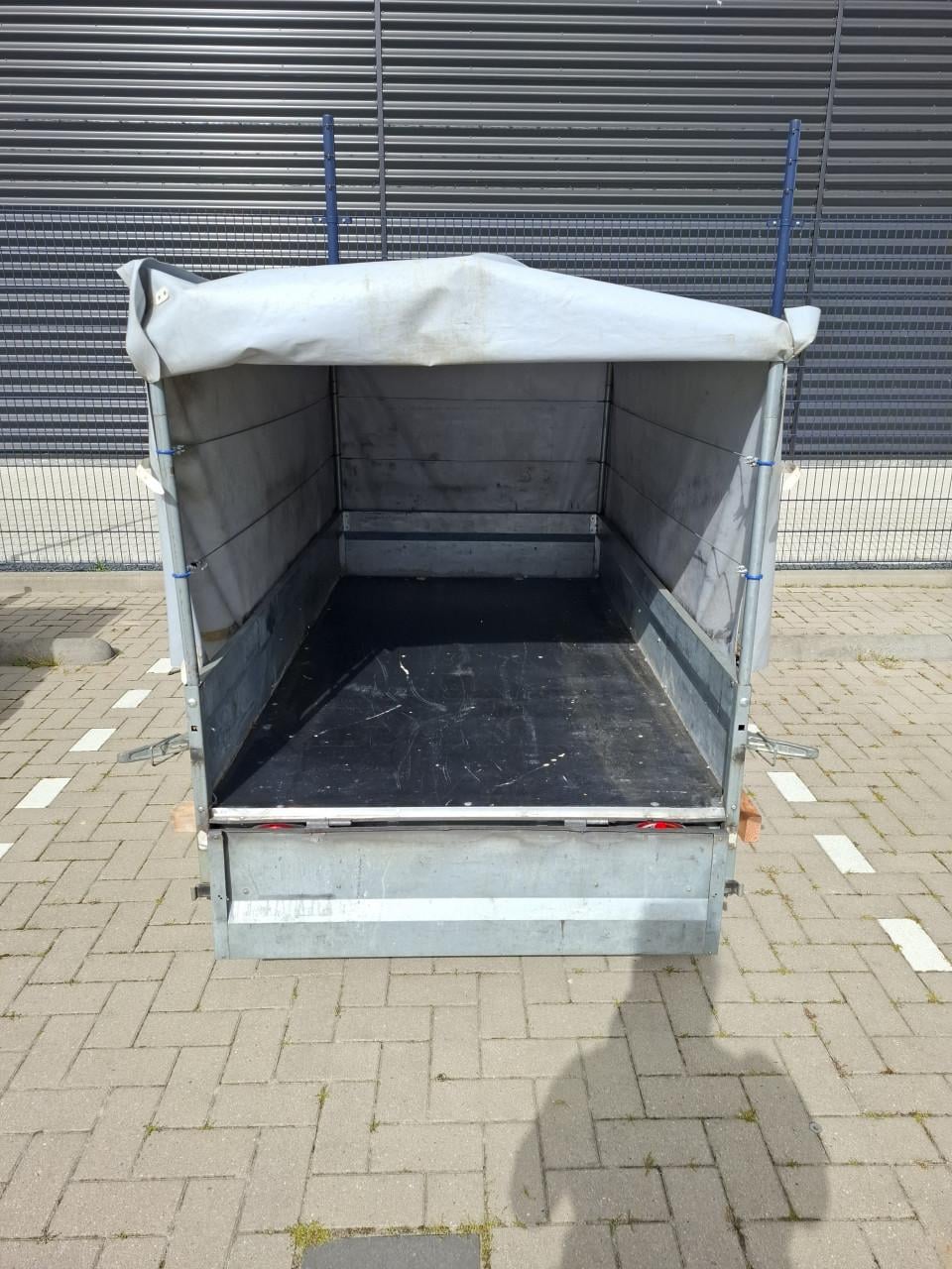 Aanhanger met (afneembare) huif