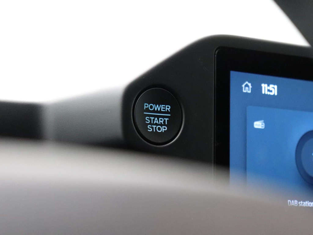 Ford Transit Custom 300 2.0 tdci l2h1 trend | apple carplay /android auto |