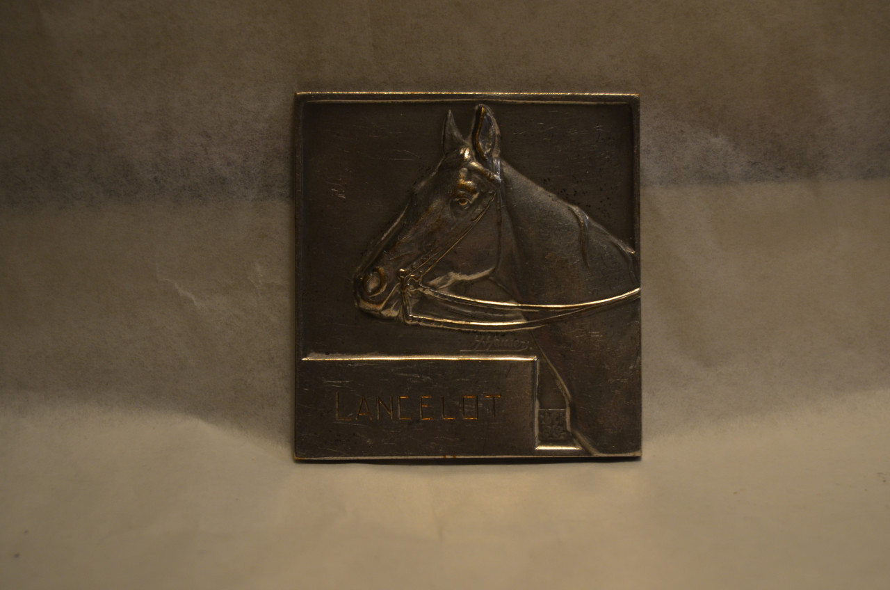 2 Penningen van dezelfde ontwerper/medailleur H. Heusers Paardensport