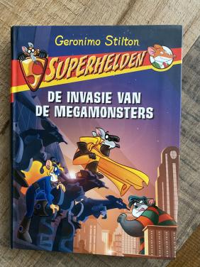 Geronimo Stilton superhelden boek.
