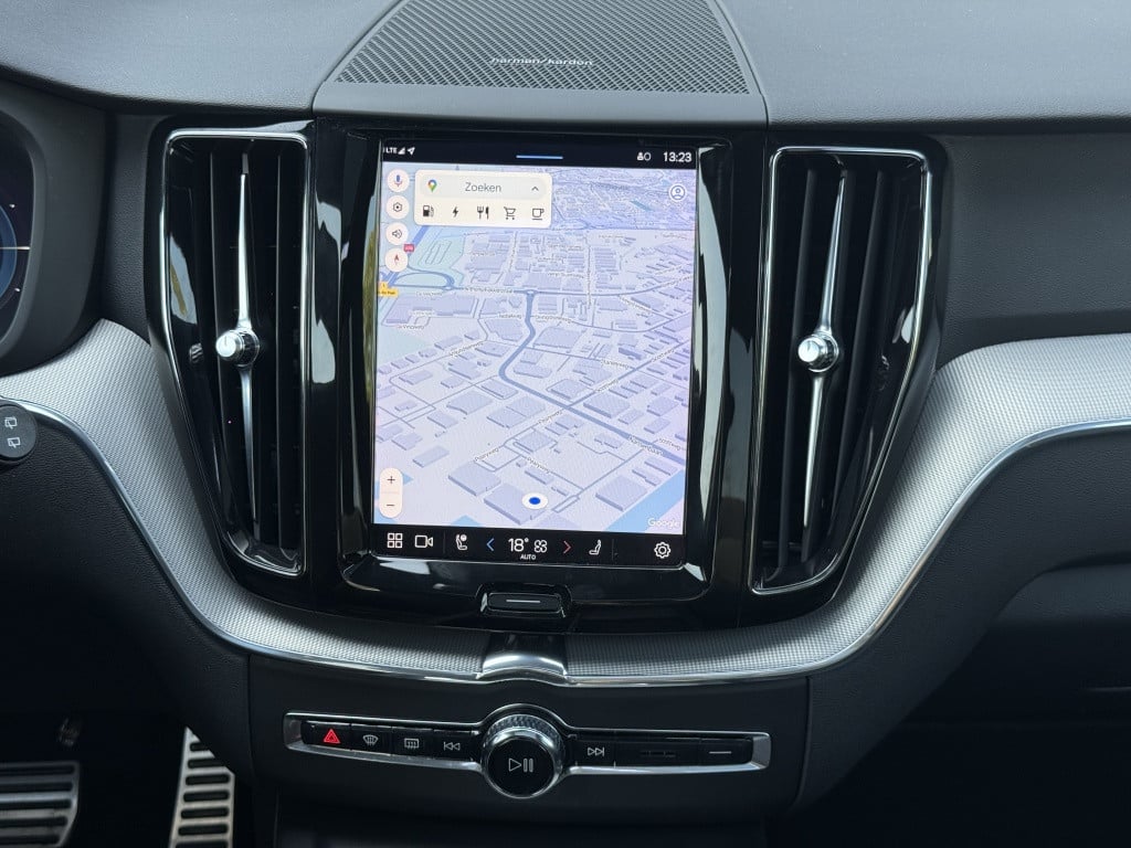 Volvo XC60 t6 340pk recharge r-design| adap.cruise| panodak| 360camera