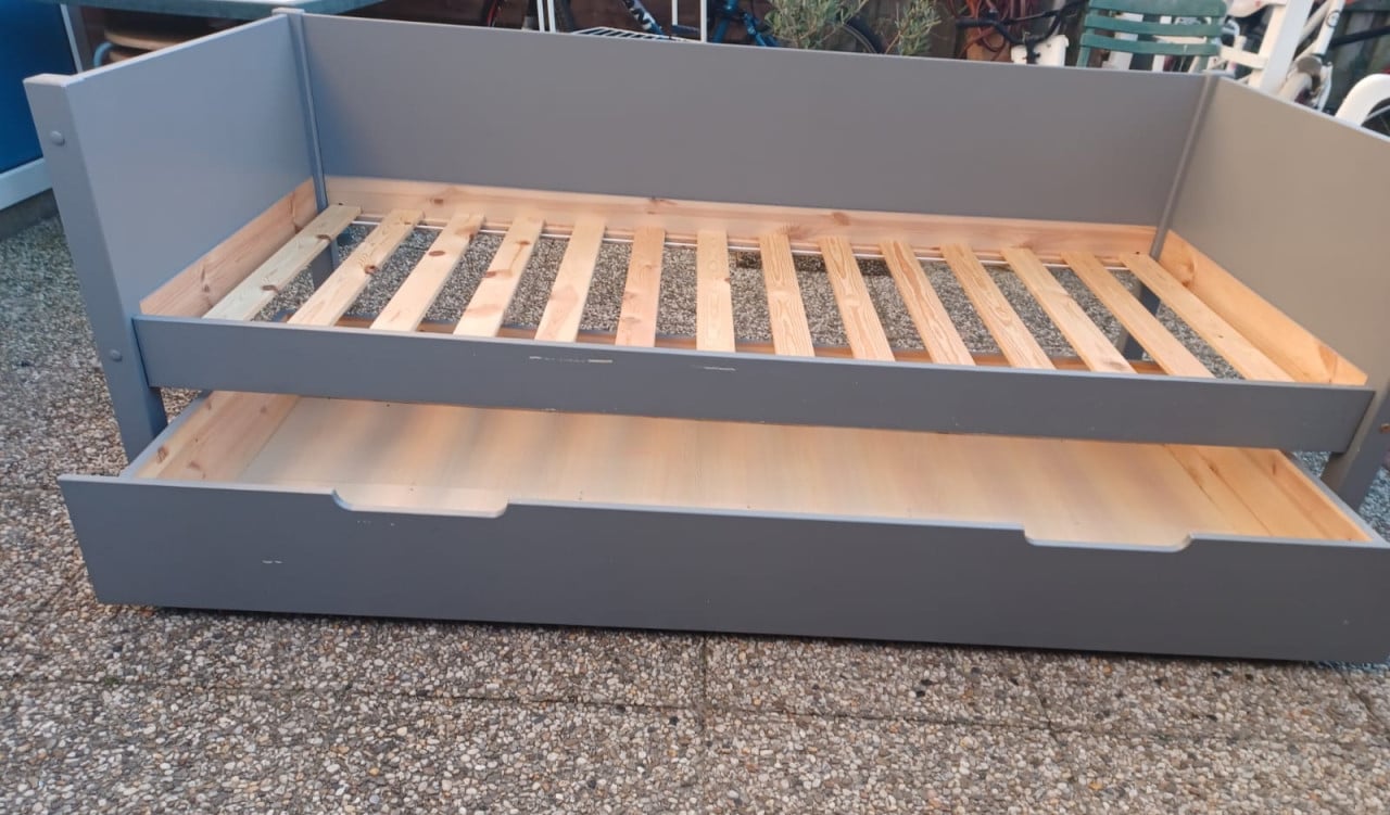 Bed met bedlade 90×200 cm