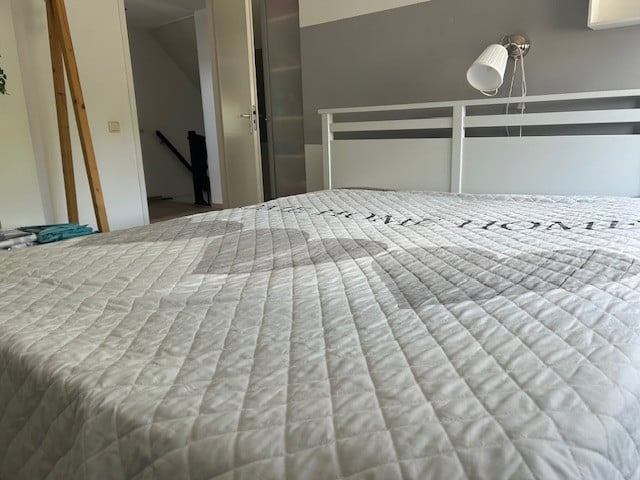 2 persoon bed compleet met matrassen, lattenbodems en nachtkastjes