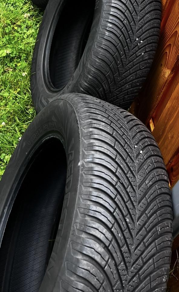 2x Vredestein Quatrac all season band 205/60/16