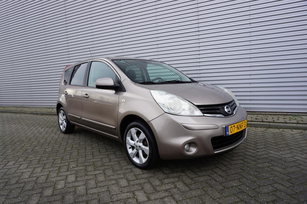 Nissan Note 1.6 tekna airco / navi / cruise / parkeersens. / trekhaak / eek