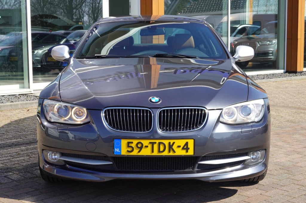 BMW 3-serie coupé 320i corporate lease business line sport