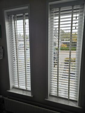 Houten jaloezieën wit 5x verschillende maten