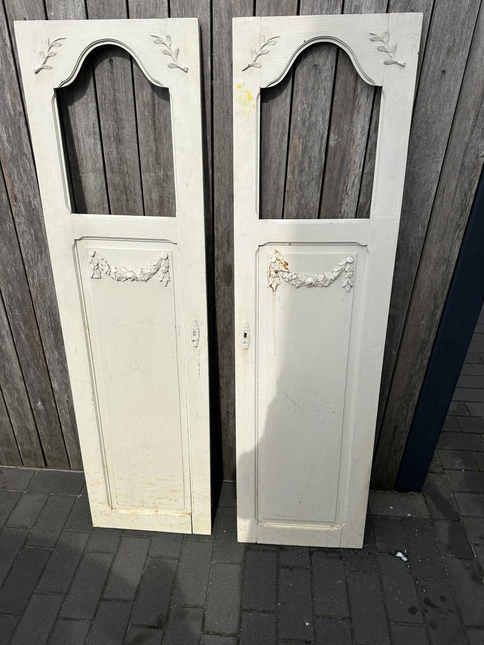 2 antieke kastdeurtjes