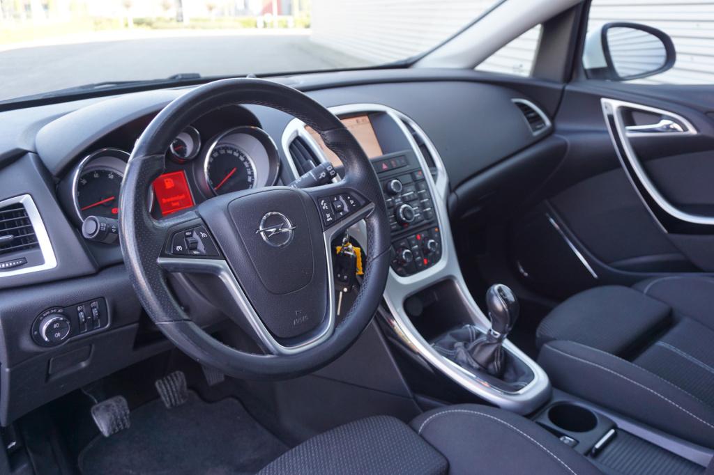 Opel Astra sports tourer 1.4 turbo sport airco / cruise / navi / elektr. ra