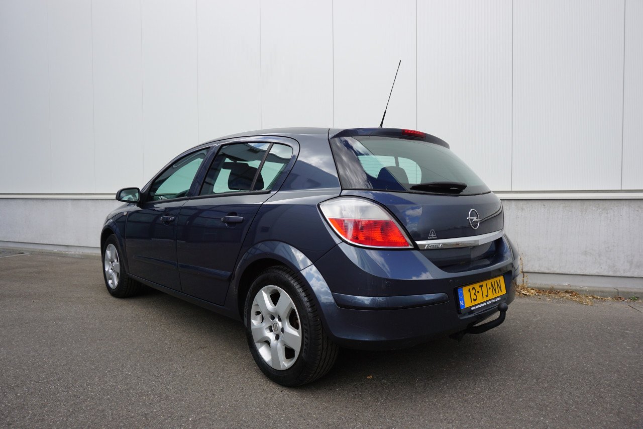 Opel Astra 1.4 Edition - Airco / Elekt. ramen / Cruise / Trekhaak / NAP